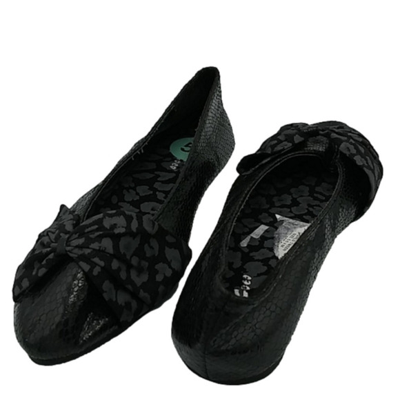 COCO Jumbo Black Snake Skin Pointed Toe Flat Shoe - Picture 1 of 12